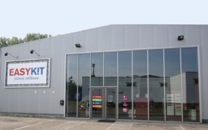 Buitenzijde van de Easykit-toonzaal in Hasselt
