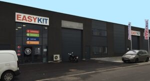 Buitenzijde van de Easykit-toonzaal in Groot-Bijgaarden
