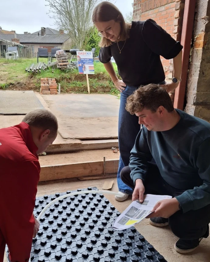 Technische begeleiding bij het zelfbouwproject van Sofie en Aiko
