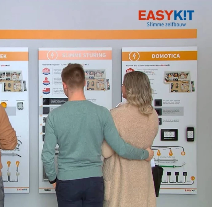 Easykit-technieker biedt technische ondersteuning op de werf
