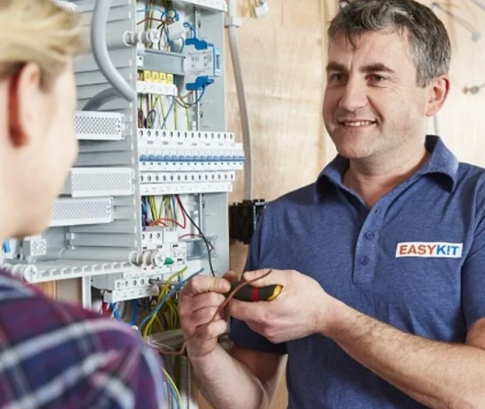 Elektriciteit en zekeringkast zelf plaatsen met begeleiding van Easykit
