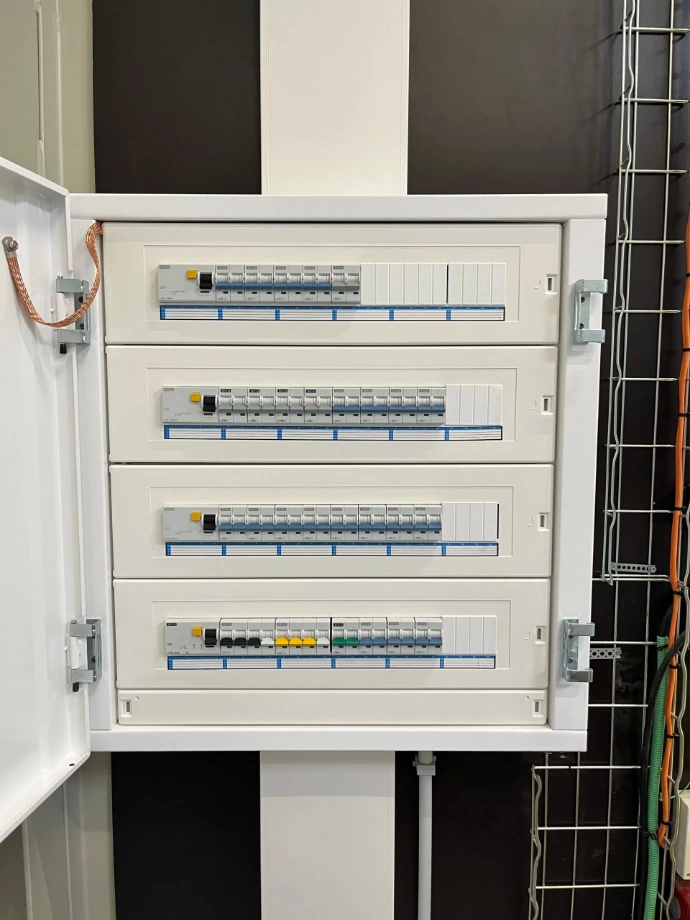 Voorbekabelde elektriciteitskast zelf plaatsen met Easykit