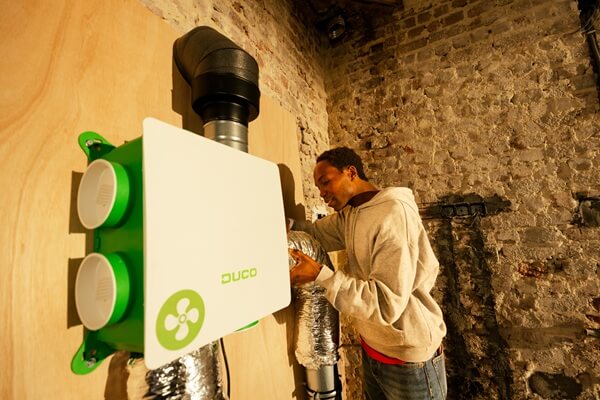 Ventilatie-installatie tijdens een Easykit-zelfbouwproject