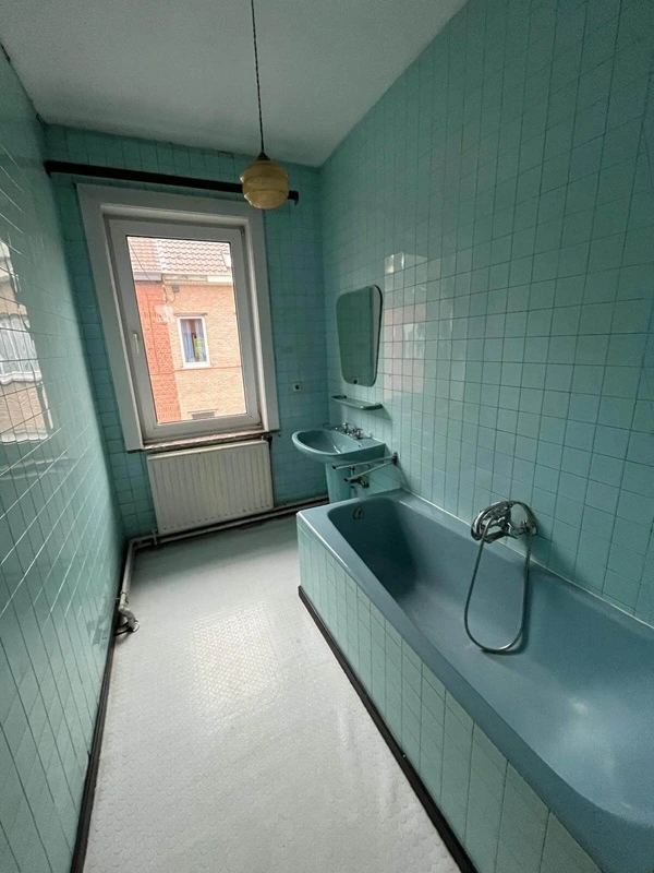 Badkamer gerenoveerd met zelf geplaatst sanitair van Easykit